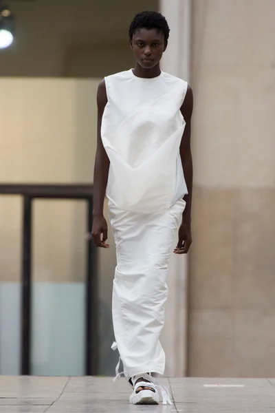 Look 17
